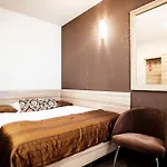 Deluxe With Free Wellness And Fitness Centrum Szálloda Nyitra