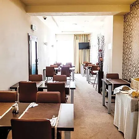 Deluxe With Free Wellness And Fitness Centrum 4*