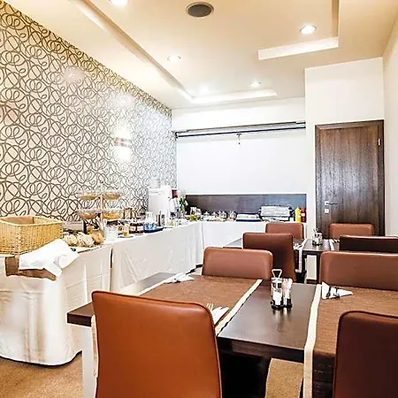 Deluxe With Free Wellness And Fitness Centrum 4* Nitra